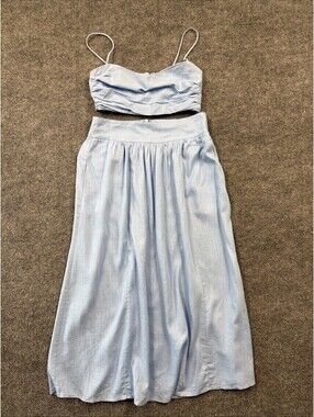 Olivaceous Skirt And Crop Top 100% Linen Light Blue Size M (Can fit a small)